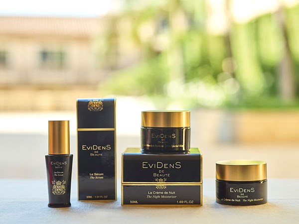 Various EviDenS de Beauté skincare products